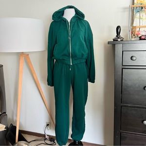 Old Navy sweatsuit
